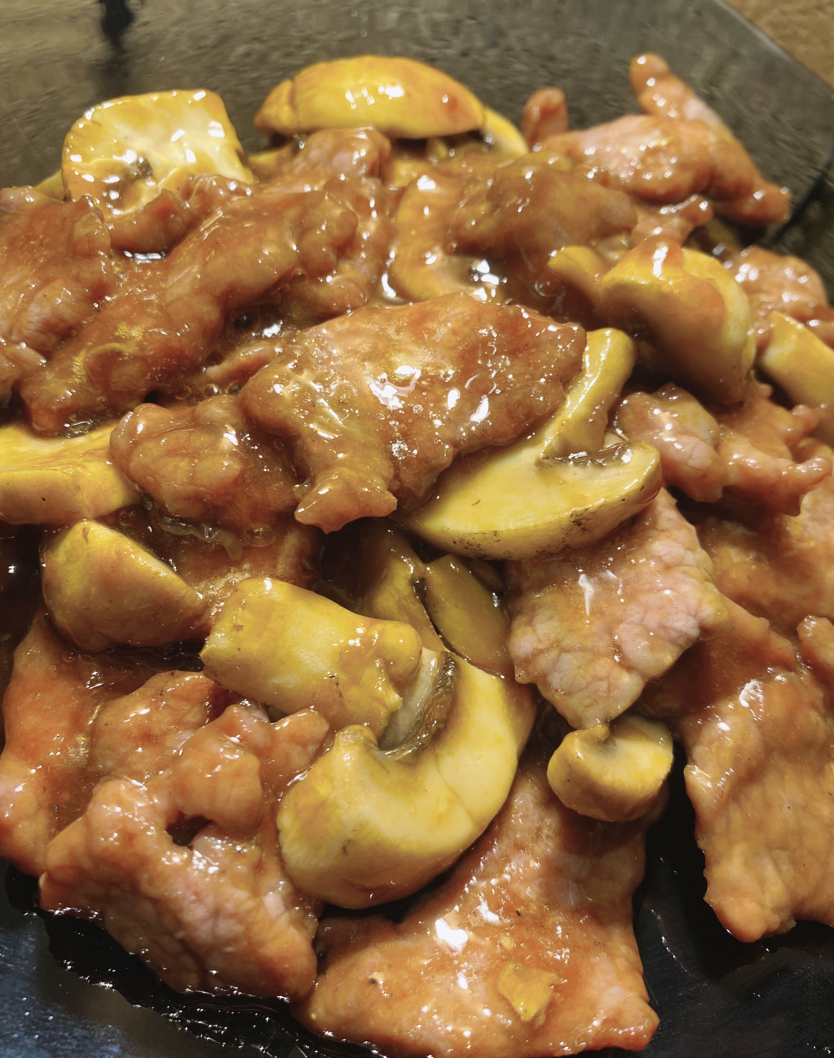 Ternera con champiñones