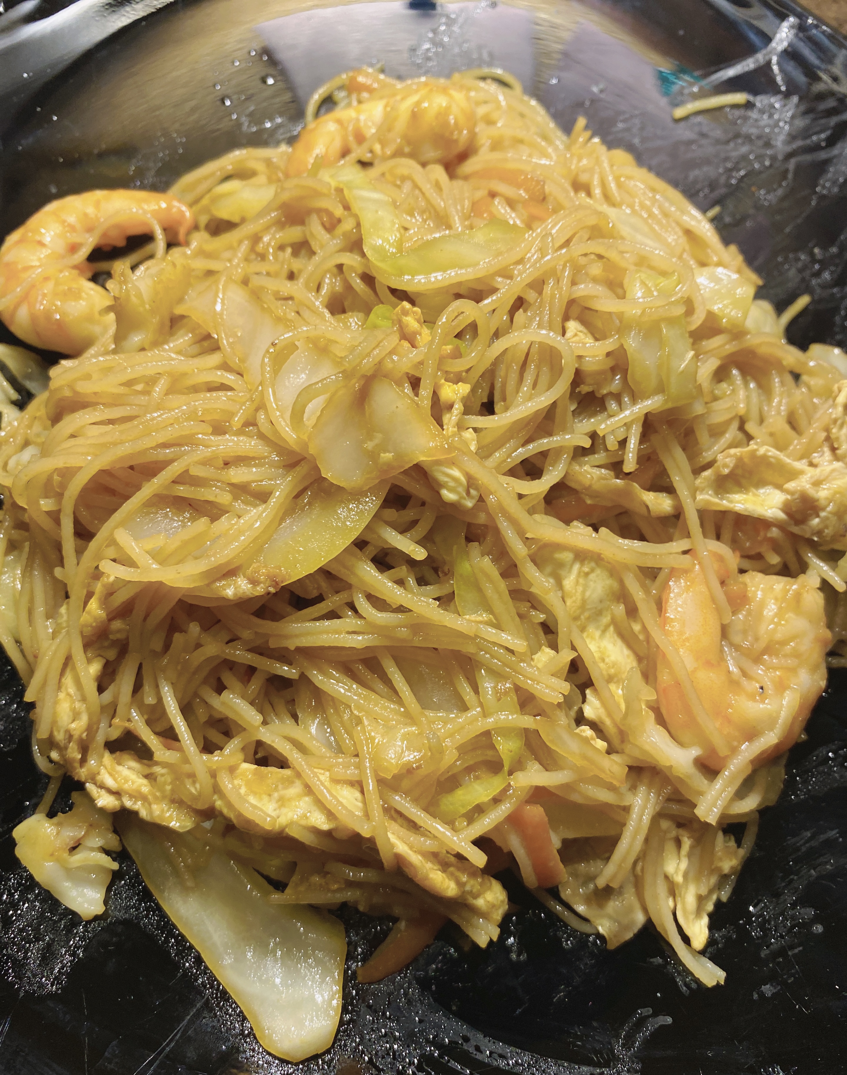 Fideos chino fritos con gambas